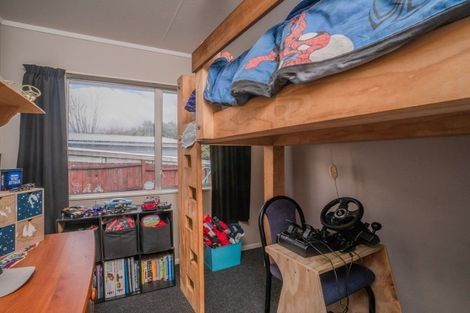 Photo of property in 12 Imperial Place, Henderson, Auckland, 0612