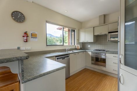 Photo of property in 10 Forest View Close, Hanmer Springs, 7334