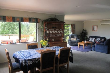 Photo of property in 19 Greenwood Place, Fitzherbert, Palmerston North, 4410