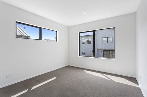 Photo of property in 45 Parkmore Drive, Rosehill, 2113