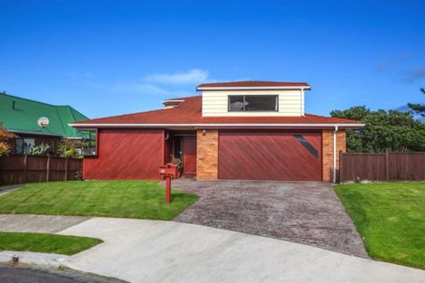 Photo of property in 25 Ordley Grove, Tawa, Wellington, 5028