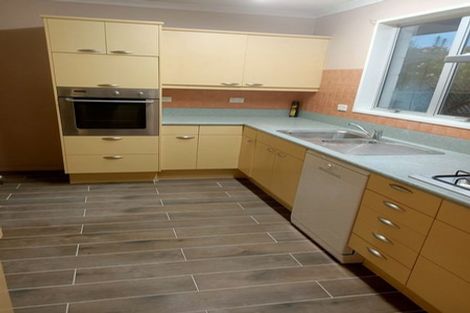 Photo of property in 7 Delaware Crescent, Russley, Christchurch, 8042