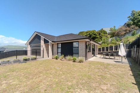 Photo of property in 6 Topsail Way, Whitby, Porirua, 5024