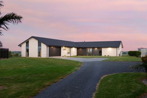 Photo of property in 110 Grove Road, Te Pahu, Hamilton, 3285