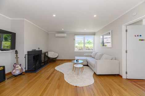 Photo of property in 11 Hill Crescent, New Lynn, Auckland, 0600