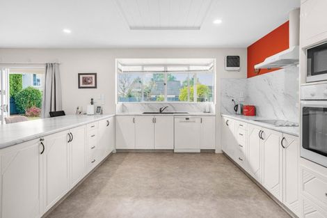 Photo of property in 15 Wood Street, Greytown, 5712