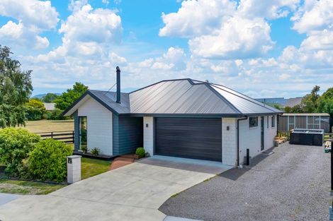 Photo of property in 33 Seadown Crescent, Amberley, 7410