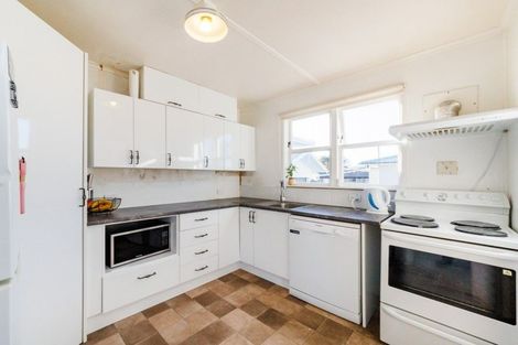 Photo of property in 2 Signal Street, Marton, 4710