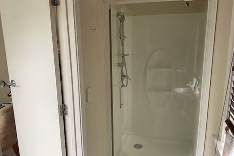 Photo of property in 18 Norman Road, Titirangi, Auckland, 0604