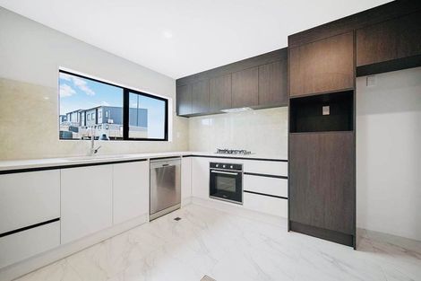 Photo of property in 24a Poruru Close, Papakura, 2110