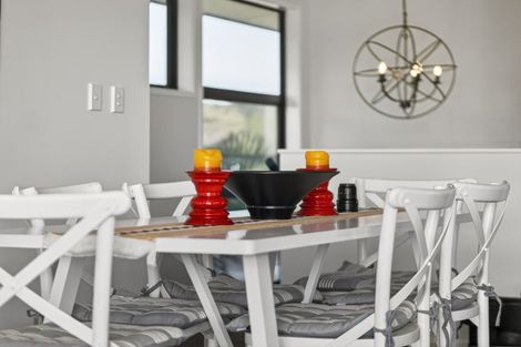 Photo of property in 33 Hihitahi Rise, Paihia, 0200