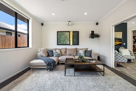 Photo of property in 14 Wheriko Avenue, Glenbrook, Waiuku, 2681