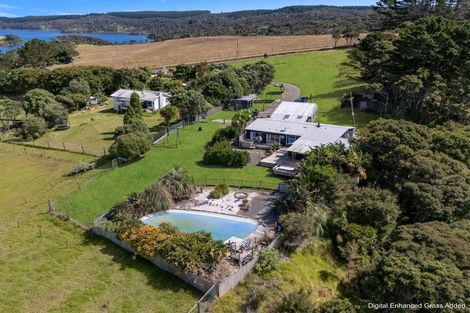 Photo of property in 2856 South Head Road, South Head, Helensville, 0874