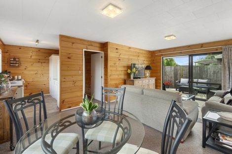 Photo of property in 31 Kirsten Place, Parklands, Christchurch, 8083