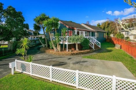 Photo of property in 12 Sunward Rise, Glenfield, Auckland, 0629