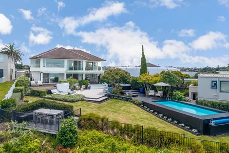 Photo of property in 1/121 Pah Road, Cockle Bay, Auckland, 2014