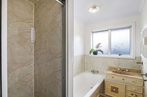 Photo of property in 402 Yaldhurst Road, Russley, Christchurch, 8042