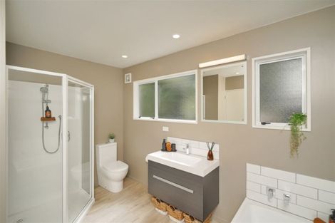 Photo of property in 54 Voelas Road, Lyttelton, 8082