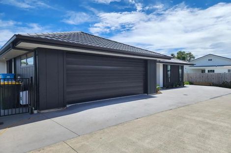 Photo of property in 63 Wairau Road, Oakura, 4314