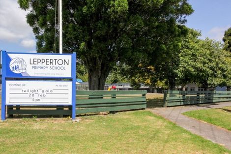 Photo of property in 537 Richmond Road, Lepperton, New Plymouth, 4373