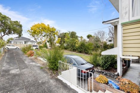 Photo of property in 11 Stephen Avenue, Henderson, Auckland, 0610