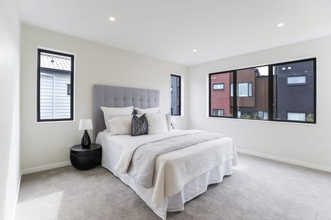 Photo of property in 4 Pukeko Road, Hobsonville, 0616