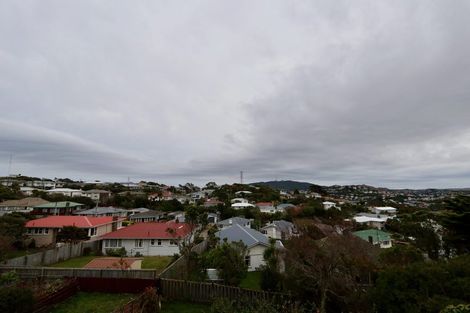 Photo of property in 15 Baylands Drive, Newlands, Wellington, 6037