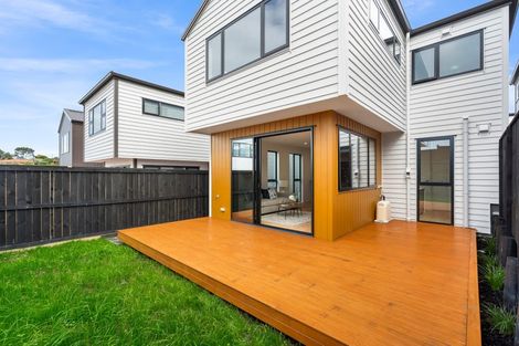 Photo of property in 5/90 Picasso Drive, West Harbour, Auckland, 0618