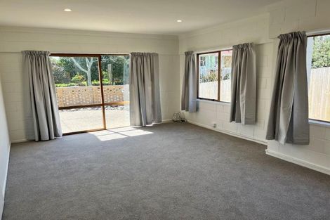 Photo of property in 12 Prince Regent Drive, Half Moon Bay, Auckland, 2012