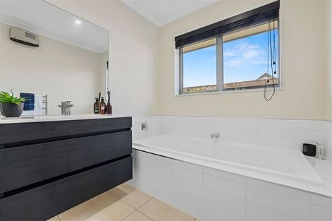 Photo of property in 32 The Runway, Wigram, Christchurch, 8042