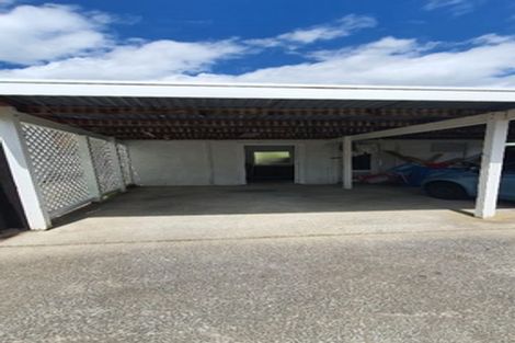 Photo of property in 176 Henderson Valley Road, Henderson, Auckland, 0612