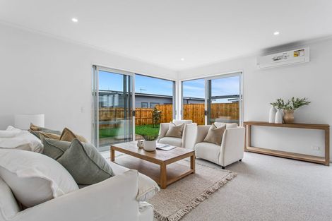 Photo of property in 26 Tiromoana Drive, Red Beach, 0932