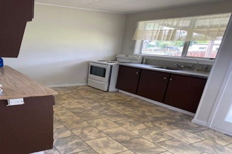 Photo of property in 6 Temuri Place, Glendene, Auckland, 0602