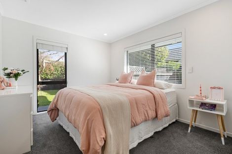 Photo of property in 202 Whitford Road, Shamrock Park, Auckland, 2016
