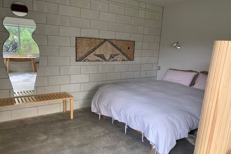 Photo of property in 15 Hungerford Road, Lyall Bay, Wellington, 6022