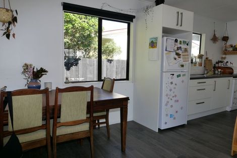 Photo of property in 6 Rodney Grove, Paraparaumu, 5032