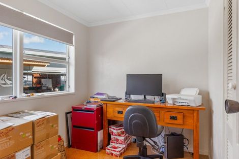 Photo of property in 13 Boulton Road, Levin, 5510
