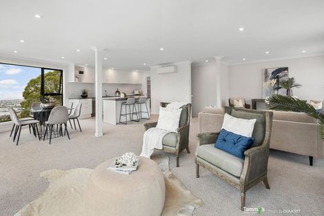 Photo of property in 25u2 Thane Road, Roseneath, Wellington, 6011