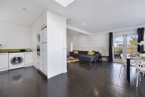 Photo of property in 139 Wilsons Road, Saint Martins, Christchurch, 8022