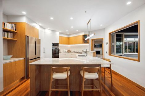 Photo of property in 2/114 Aberdeen Road, Campbells Bay, Auckland, 0620