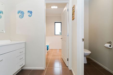 Photo of property in 99 Kitchener Road, Pukekohe, 2120