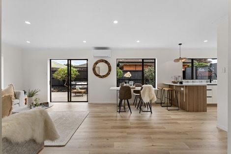 Photo of property in 21 Sandwick Drive, Weymouth, Auckland, 2103