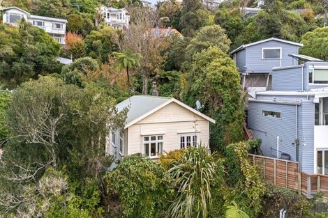Photo of property in 8 Northland Road, Northland, Wellington, 6012