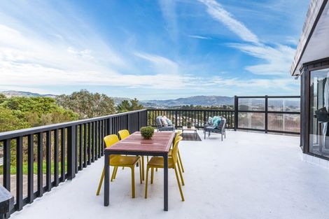 Photo of property in 14 Staysail Place, Whitby, Porirua, 5024