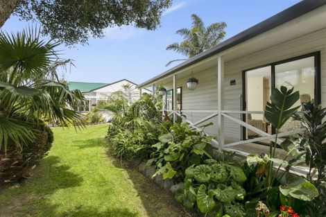 Photo of property in 82 Taikata Road, Te Atatu Peninsula, Auckland, 0610