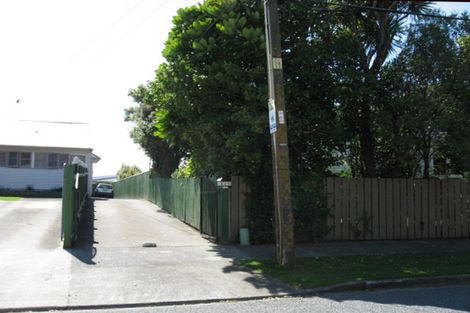 Photo of property in 1/215 Riverside Drive, Waterloo, Lower Hutt, 5011