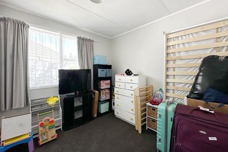 Photo of property in 18 Lingfield Street, Glenfield, Auckland, 0629