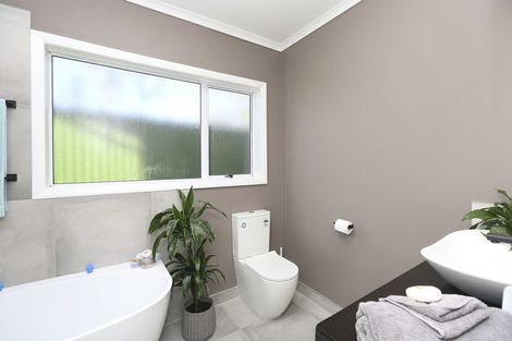 Photo of property in 46 Blake Street, Waitara, 4320