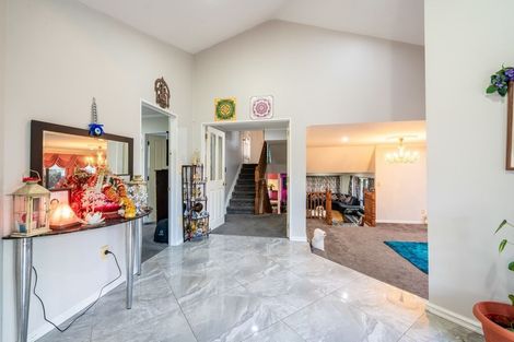 Photo of property in 39 Ribbonwood Crescent, Goodwood Heights, Auckland, 2105