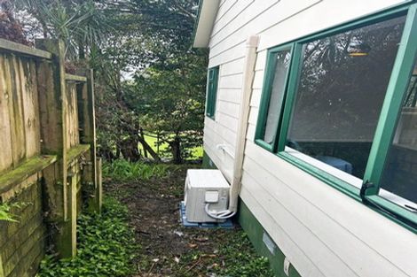 Photo of property in 5 Lysander Crescent, Beach Haven, Auckland, 0626